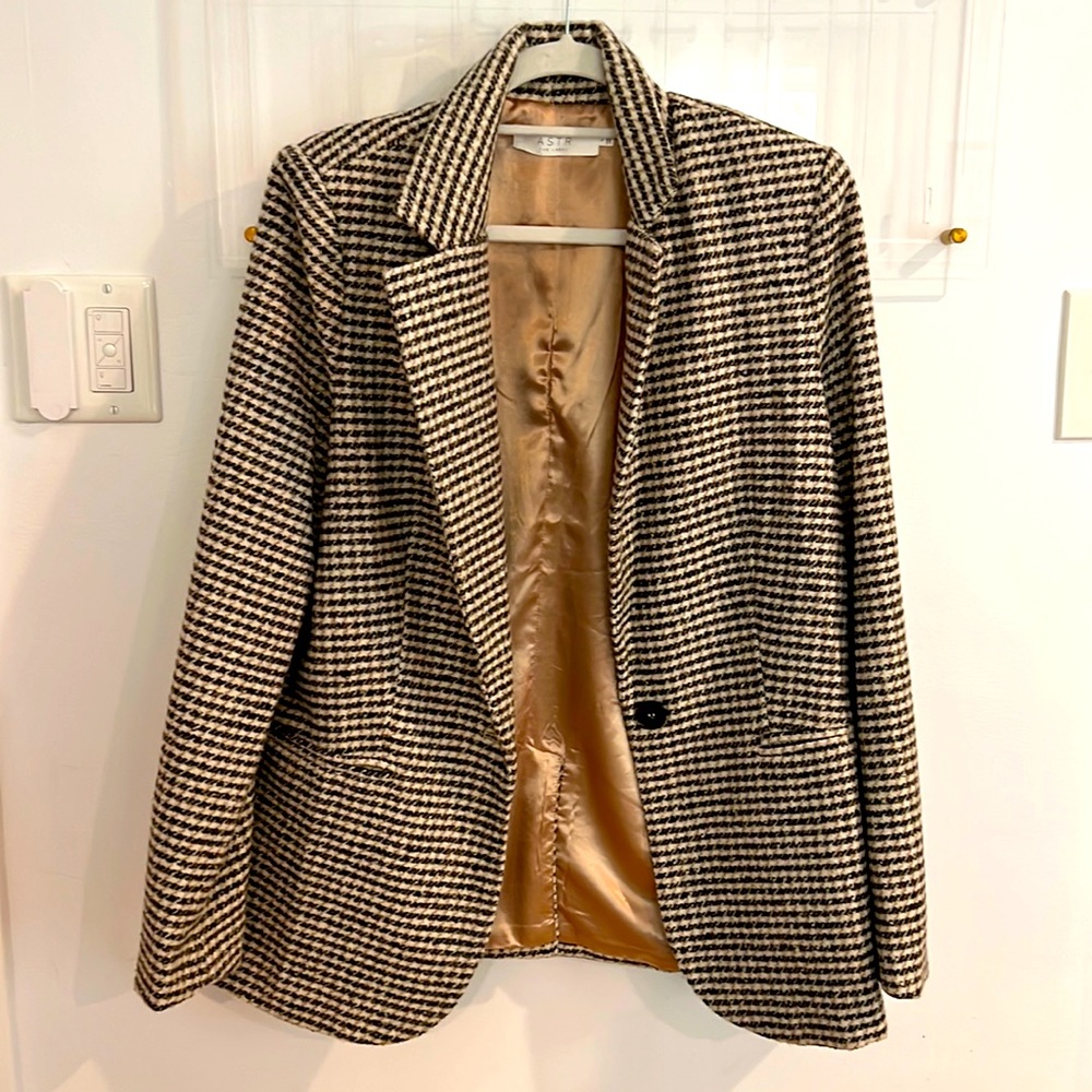 Womens heavy weight blazer, lined. ASTR, L